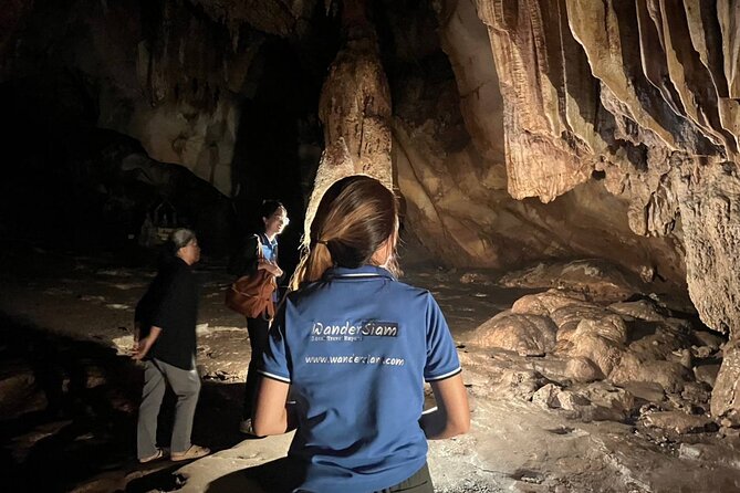 Chiang Dao Cave & 5 Hill Tribe villages - The orchid and butterfly farm near Chiang Dao