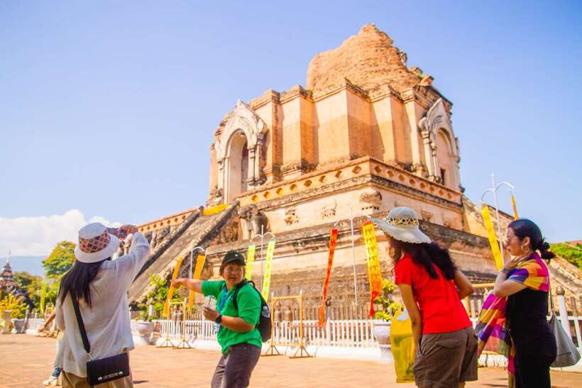 Chiang Mai: 3 Hour Old City and Temples Guided Walking Tour - Ending at Wat Phra Singh