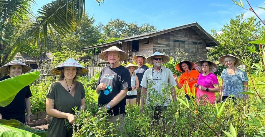 Chiang Mai: Asia Scenic Thai Cooking School - Choosing your five Thai dishes