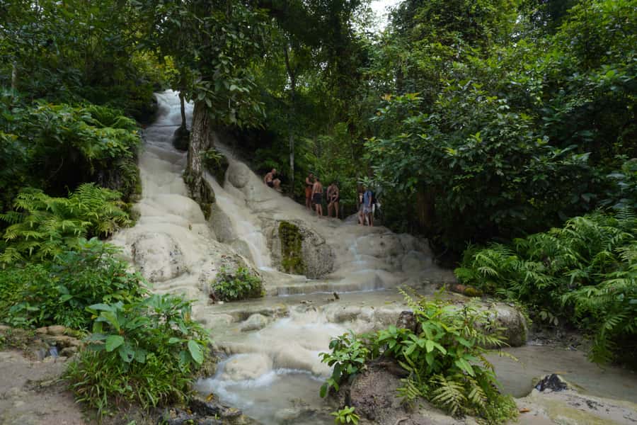 Chiang Mai: Bua Thong Sticky Waterfall & Huge Cave & Buffet - Key points to know before you go