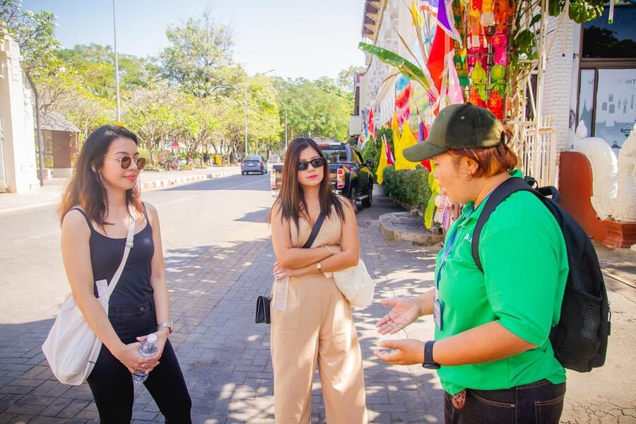 Chiang Mai: Chiang Mai Old City Twilight Walking Tour - What the $20 price really covers