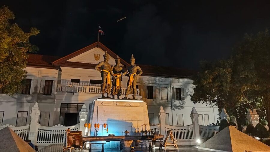 Chiang Mai: Chiang Mai Old City Twilight Walking Tour - Booking advice for your evening in Chiang Mai