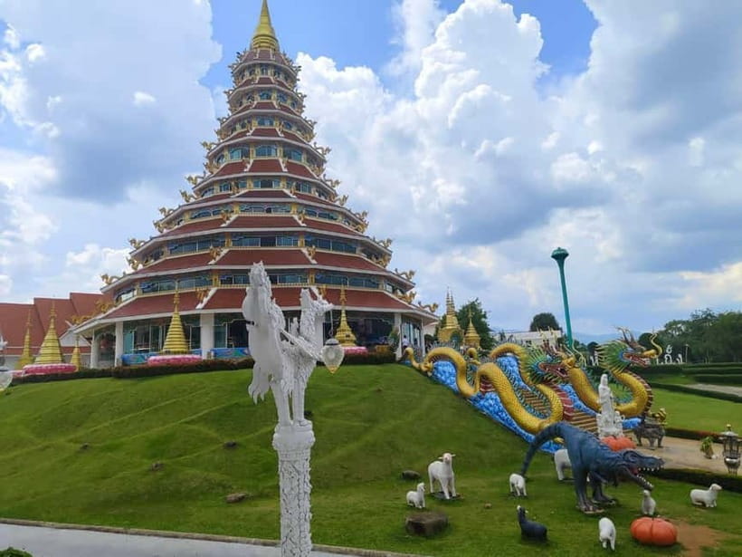 Chiang Mai: Chiang Rai Red, White, and Blue Temples day tour - Is the long ride worth three famous temples?