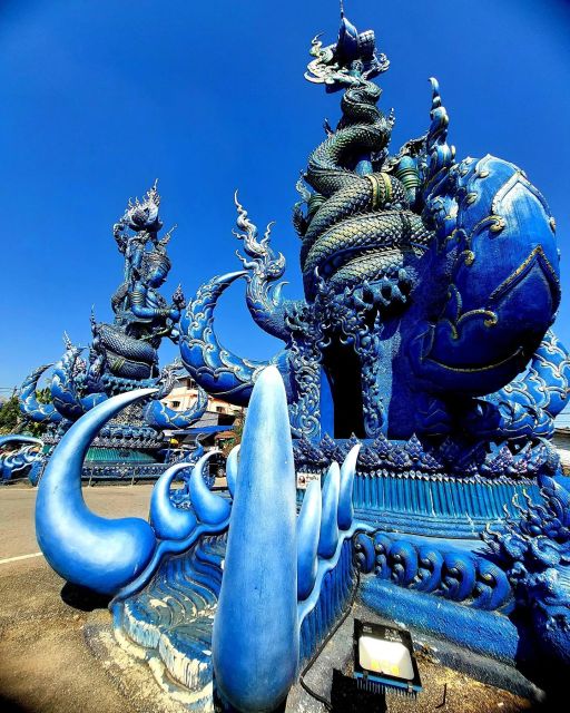 Chiang Mai: Chiang Rai Temples & Black House Discovery Tour - Clothing, walking, and practical preparation