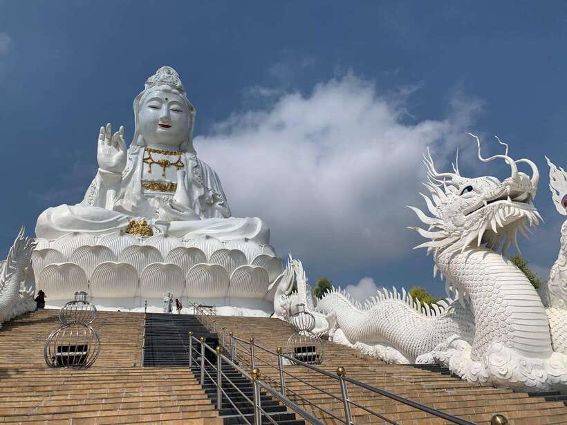 Chiang Mai: Chiang Rai Temples, Karen Tribe and Hot Springs - What the guide adds to the day