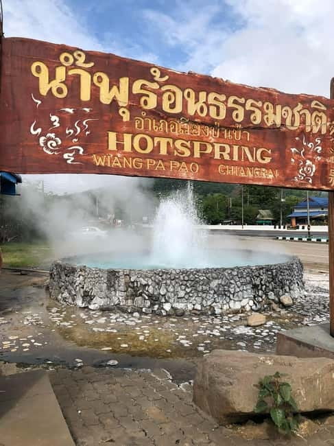 Chiang Mai: Chiang Rai White, Blue & Black Temples Day Tour - The long road from Chiang Mai to Chiang Rai