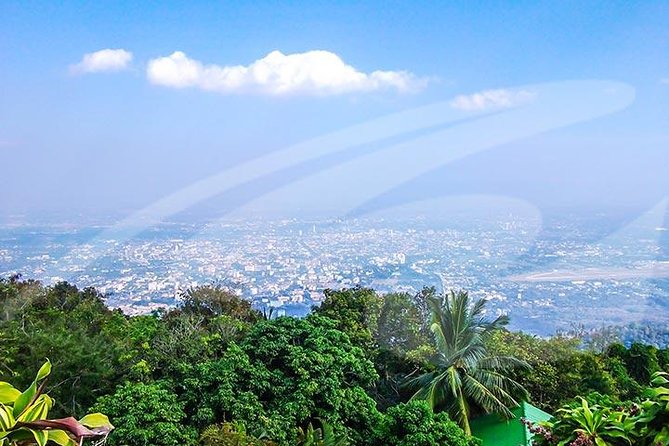 Chiang Mai City and Temples Half-Day Tour - What the guide adds to the temples