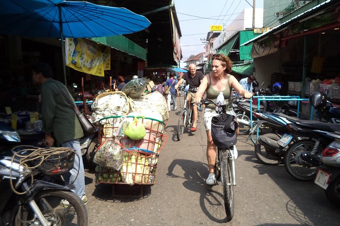 Chiang Mai City Culture Half-Day Cycling Tour - Who should book this cycling morning