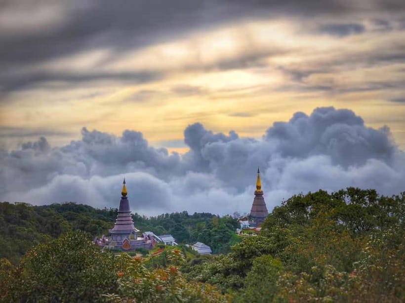 Chiang Mai: Doi Inthanon National Park and Kew Mae Pan Tour - Reaching the summit at 2,565 meters