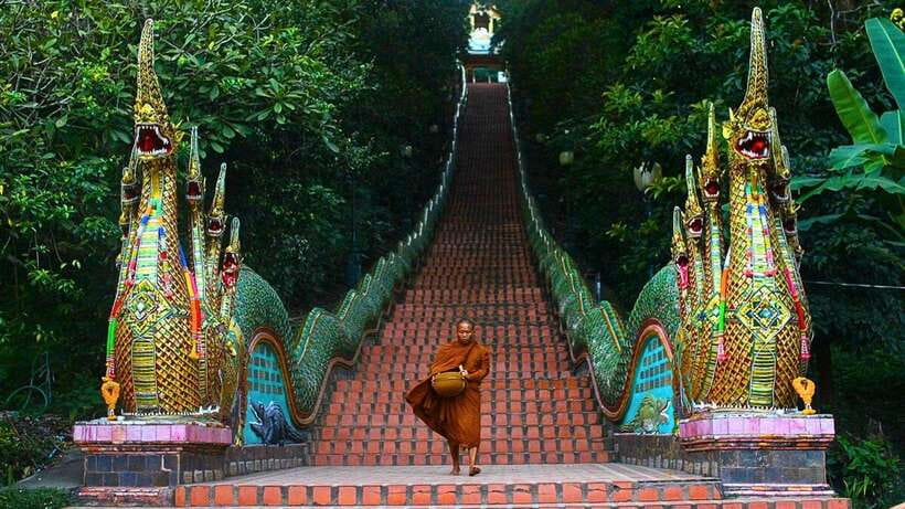 Chiang Mai: Doi Suthep and Wat Pha Lat Temple Evening Tour - Why the evening schedule works