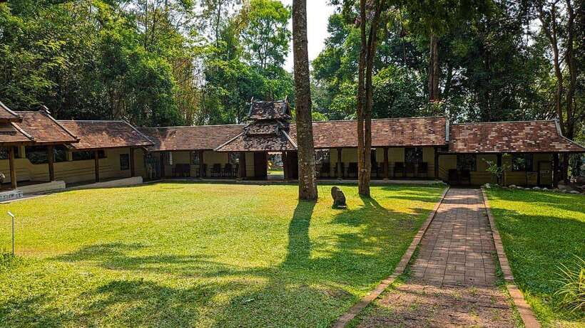 Chiang Mai: Doi Suthep and Wat Pha Lat Temple Evening Tour - Who should book this evening tour?