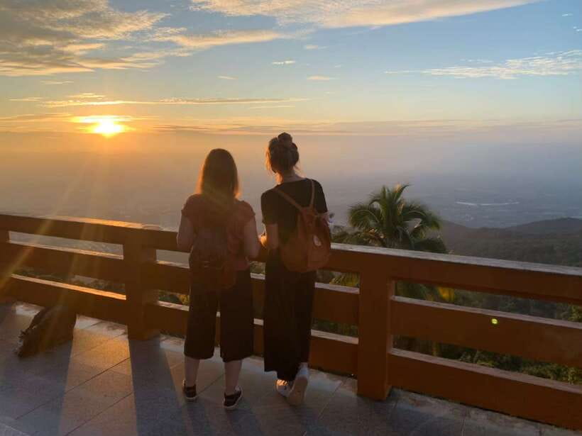 Chiang Mai: Doi Suthep, Wat Umong, and Pha Lat Sunrise Tour - Why Doi Suthep is worth the early alarm