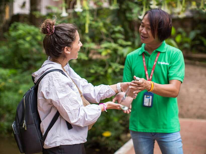 Chiang Mai: Doi Suthep, Wat Umong, and Pha Lat Sunrise Tour - What the guides add to the morning