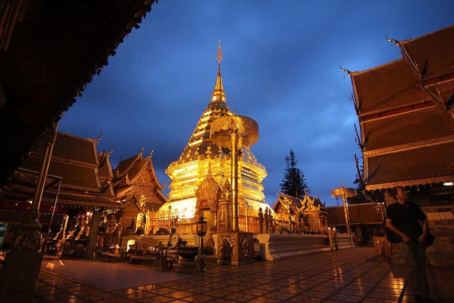 Chiang Mai: Doi Suthep & Wat Umong Twilight Tour with Pickup - The climb to Doi Suthep