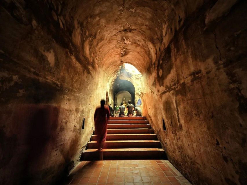 Chiang Mai: Doi Suthep & Wat Umong Twilight Tour with Pickup - The van ride, pickup, and pace