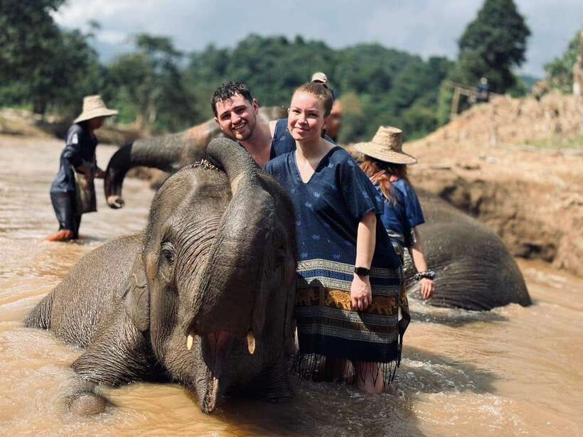 Chiang Mai: Elephant Sanctuary, Long Neck & Sticky Waterfall - Visiting the Karen long-neck village