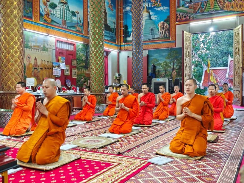 Chiang Mai: Evening Chanting & Meditation - Conversations With Monks After the Ritual