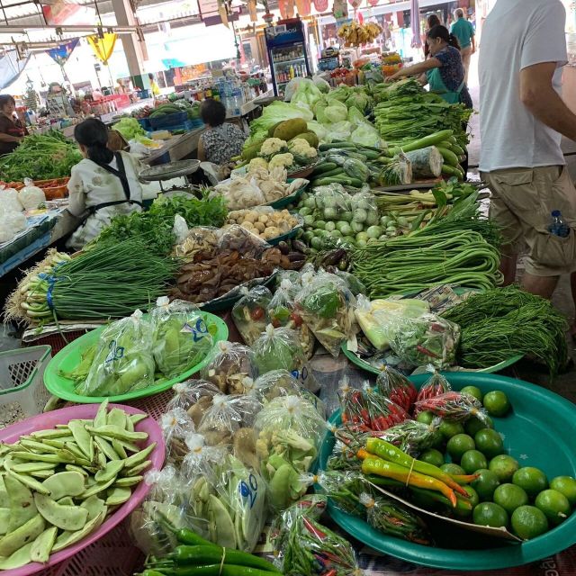 Chiang Mai: Evening Cooking Class and Local Market Visit - A Chiang Mai cooking class built around real ingredients