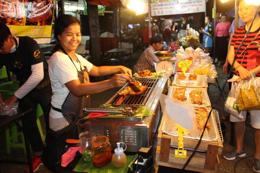 Chiang Mai: Evening Local Street Food Market Tour - Key points