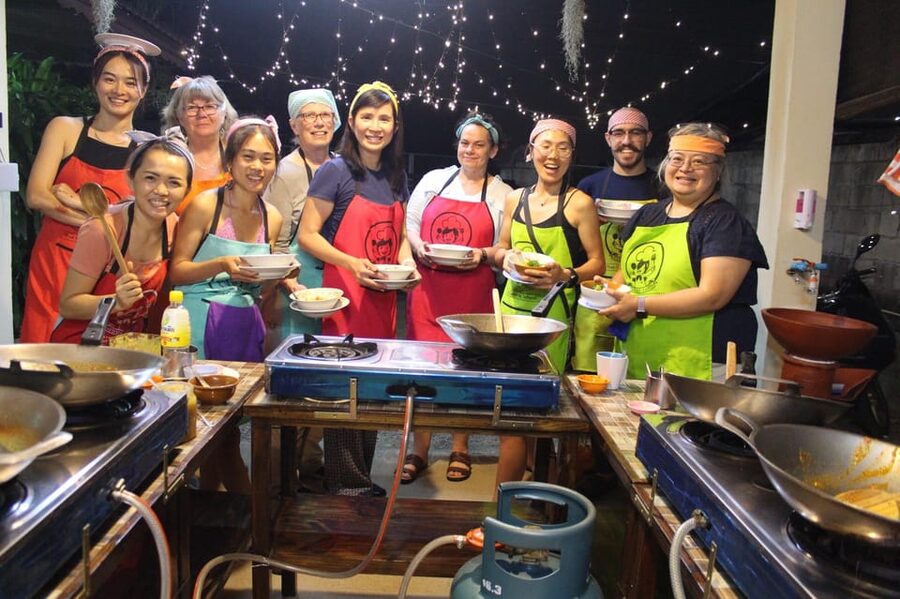 Chiang Mai: Half Day Evening Cooking Class with Market Tour - What the $35 price includes