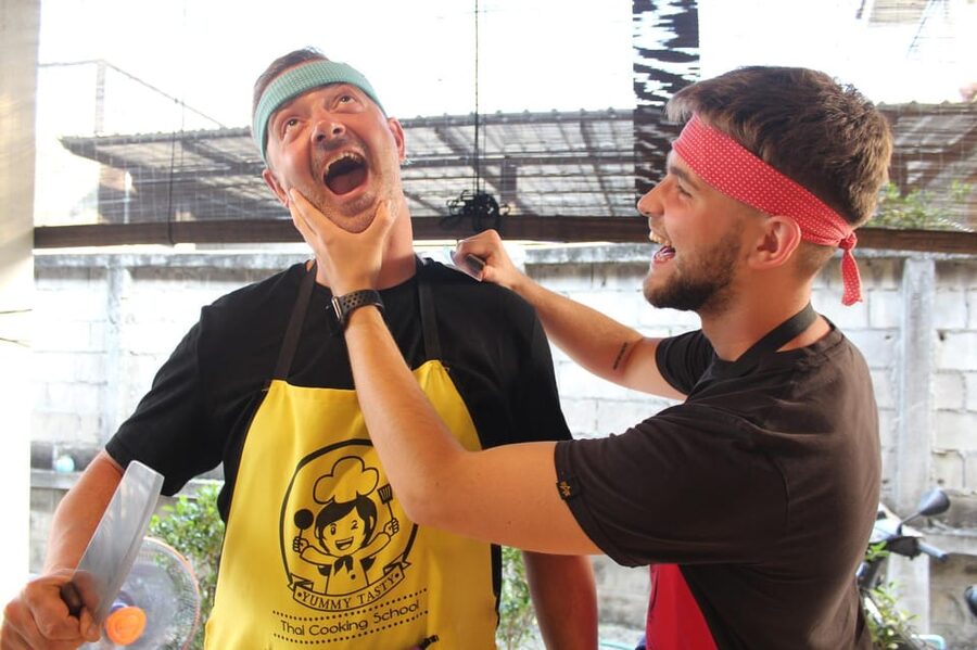Chiang Mai: Half Day Evening Cooking Class with Market Tour - From market bags to the Yummy Tasty kitchen
