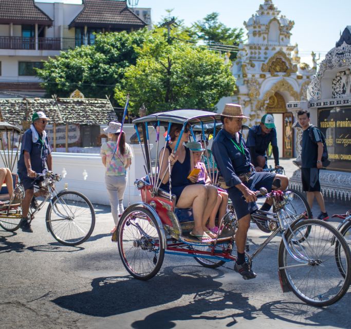 Chiang Mai: Historic Old City Bike Tour - Morning or Night - Wat Chiang Man or Wat Lok Molee