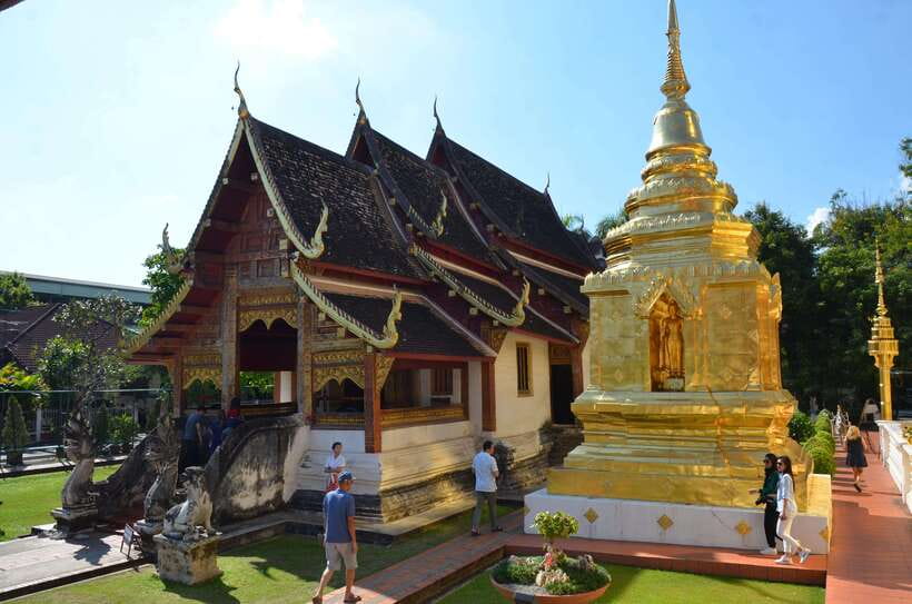 Chiang Mai: Historic Temples and City Guided Walking Tour - Wat Chedi Luang provides the grand finale