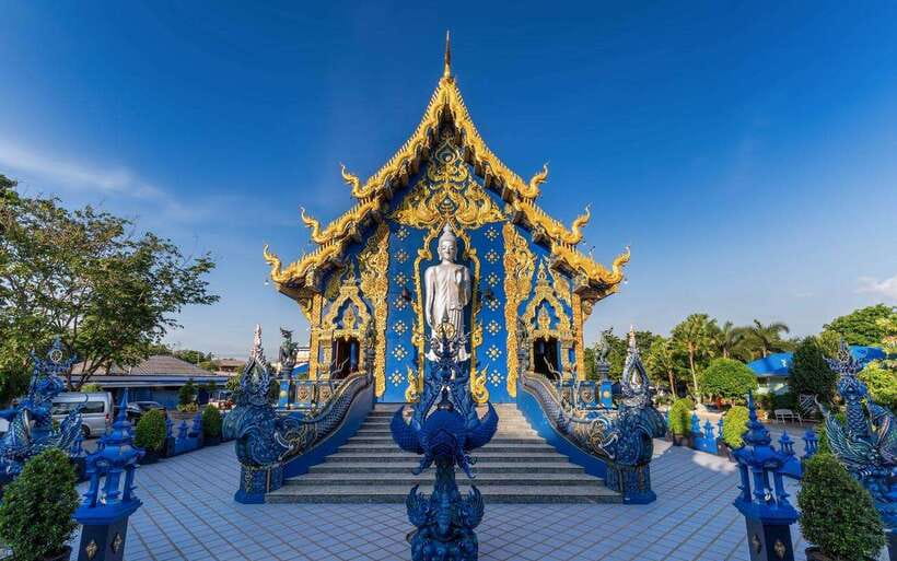 Chiang Mai: Lalita Cafe & White, Blue, Big Buddha Temples - Choosing the Long Neck Karen visit