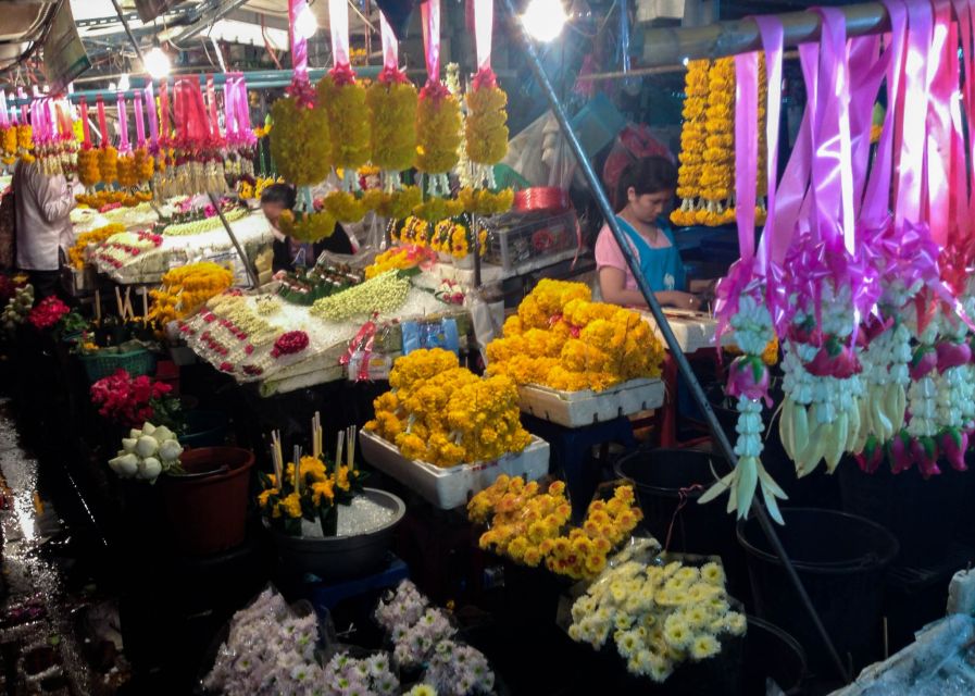 Chiang Mai: Local Food and Markets Guided Walking Tour - Go Neng and the famous dinosaur-shaped dough