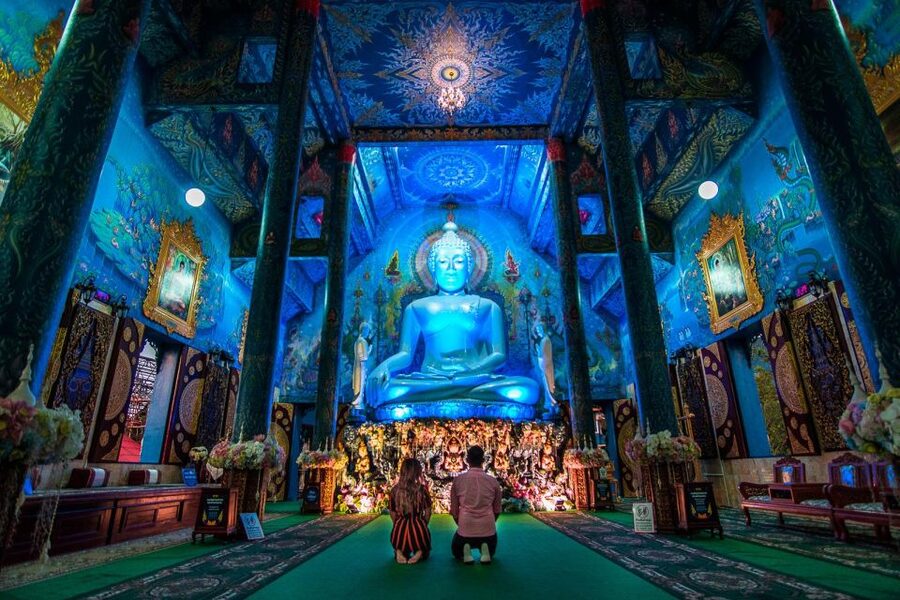 Chiang Mai: Long Neck Village & Chiang Rai’s Iconic Temples - Three Chiang Rai masterpieces in one long day