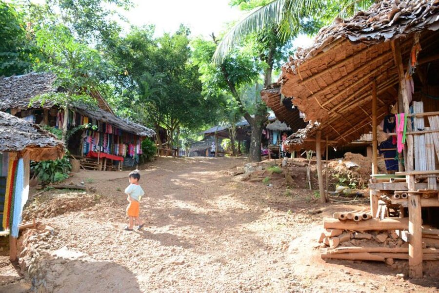 Chiang Mai: Long Neck Village & Chiang Rai’s Iconic Temples - Baan Dam, the Black House