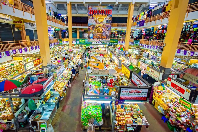 Chiang Mai Michelin Food Walking Tour with Professional Tour Guide - Warorot Market, Chiang Mai’s everyday shopping center