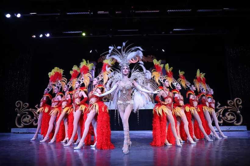 Chiang Mai: Miracle Cabaret Show - Who will get the most from the $25 ticket