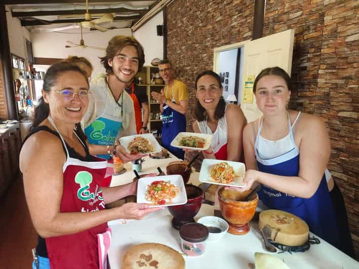 Chiang Mai: Morning Cooking Class with Market Visit - Choosing your six-dish menu