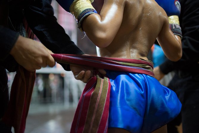 Chiang Mai Muay Thai Boxing Live at Thapae Stadium - Photo opportunities after the final bout