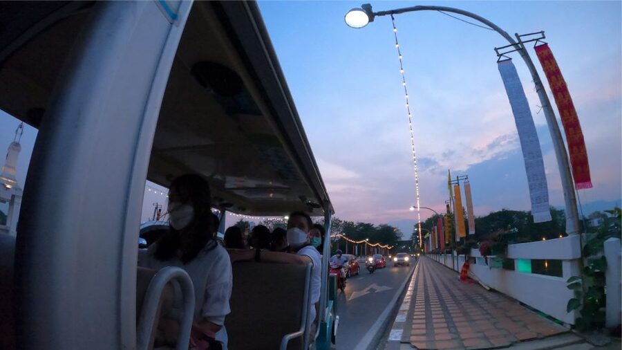 Chiang Mai: Nighttime City Highlights by EV Tram - Why the EV tram works well in Chiang Mai after dark