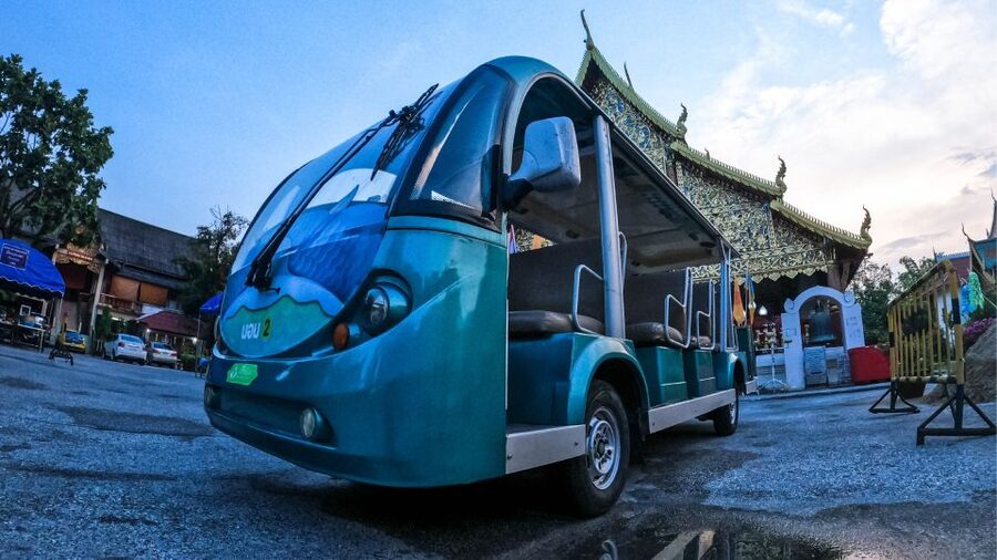 Chiang Mai: Nighttime City Highlights by EV Tram - Chiang Mai Gate Market and local snacks