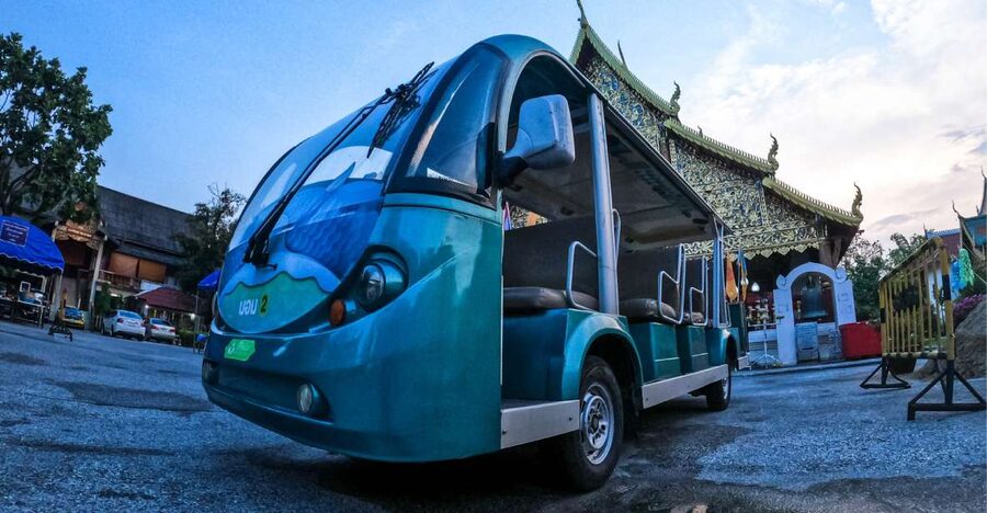 Chiang Mai: Nighttime City Highlights by EV Tram - Starting at the Three Kings Monument