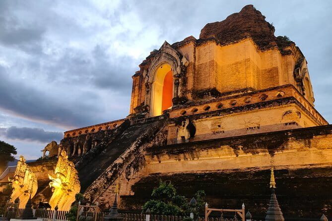 Chiang Mai Old City & Temples 3 hour Twilight Walking Tour - Key points to know before booking