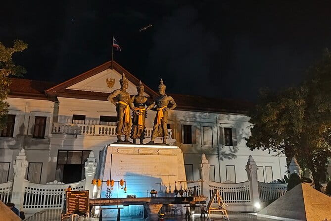 Chiang Mai Old City & Temples 3 hour Twilight Walking Tour - Starting at Wat Phra Singh at 5:00 pm