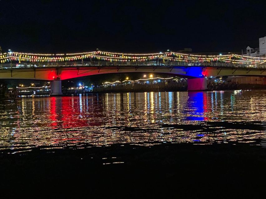 Chiang Mai: Ping River Night Kayaking into City Center - Colored bridges and the Nawarat Bridge finish
