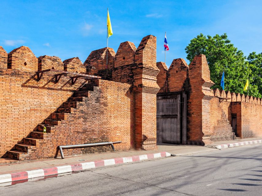 Chiang Mai: Private Tuk Tuk Tour of City Temples With Pickup - Key points to know before booking