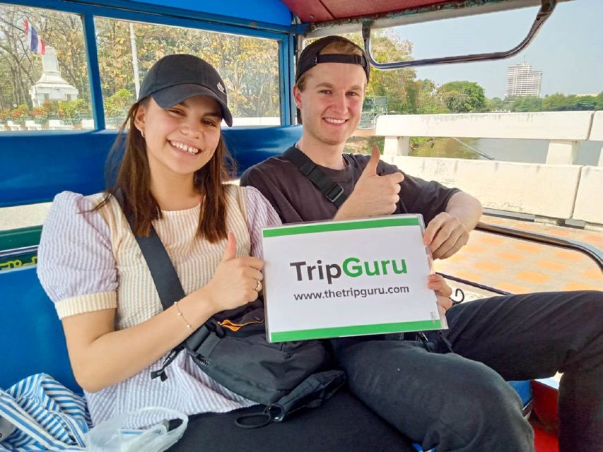 Chiang Mai: Private Tuk Tuk Tour of City Temples With Pickup - Three Kings Monument and Chiang Mai’s beginnings