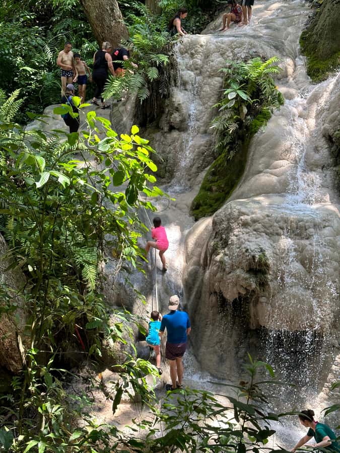 Chiang Mai : Sticky waterfall (Half Day Tour) Hotel Transfer - The one-hour ride from Chiang Mai