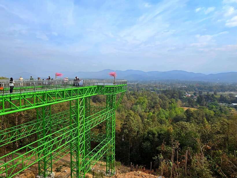 Chiang Mai: Sticky Waterfall scenic loop unseen lake &temple - Who should book this experience?