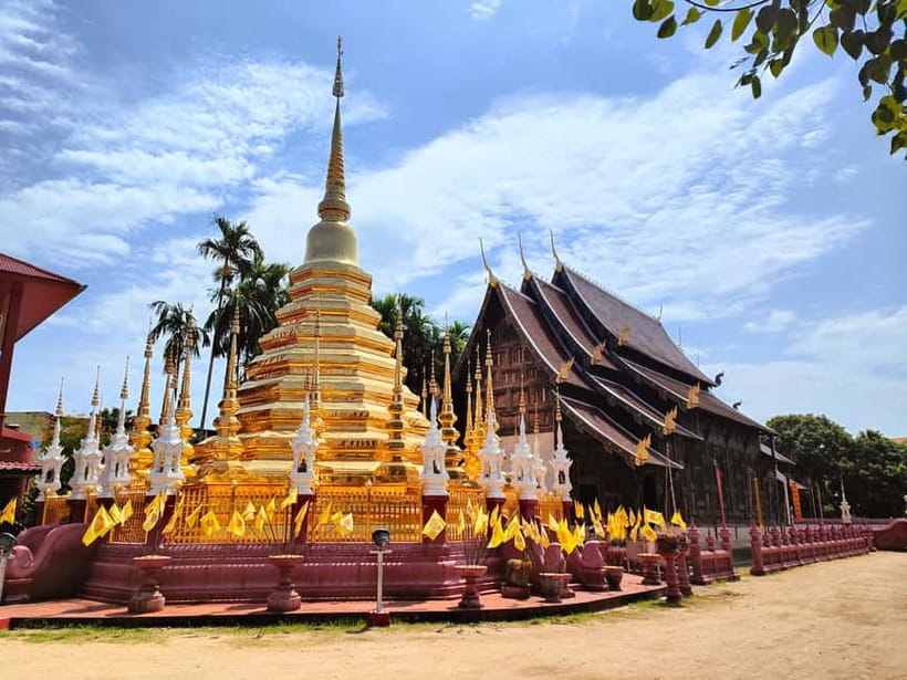 Chiang Mai: Temple And City Walking Tour Part I - Wat Phan Tao and Lanna woodwork