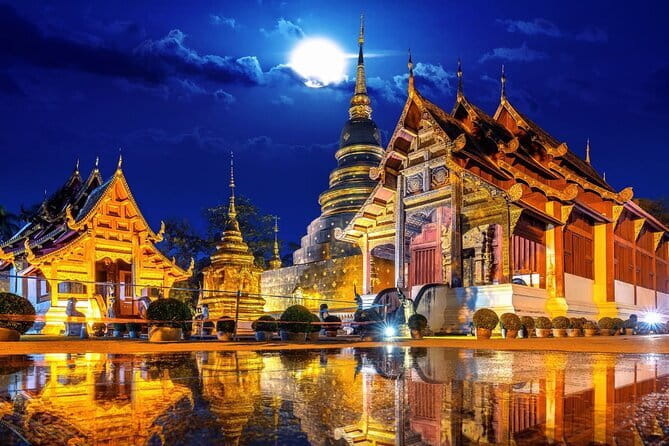 Chiang Mai Temples and Market Tuk Tuk Night Tour - Wat Phra Singh, the grand first stop