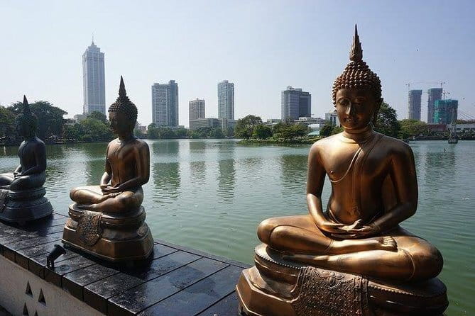 Chiang Mai Temples Visit Walking Tour with Ex-Monk Guide Part 2 - Wat Chiang Yuen and the old Burmese gate