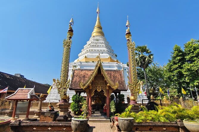 Chiang Mai Temples Visit Walking Tour with Ex-Monk Guide Part 2 - Wat Chiang Man and Chiang Mai’s first temple