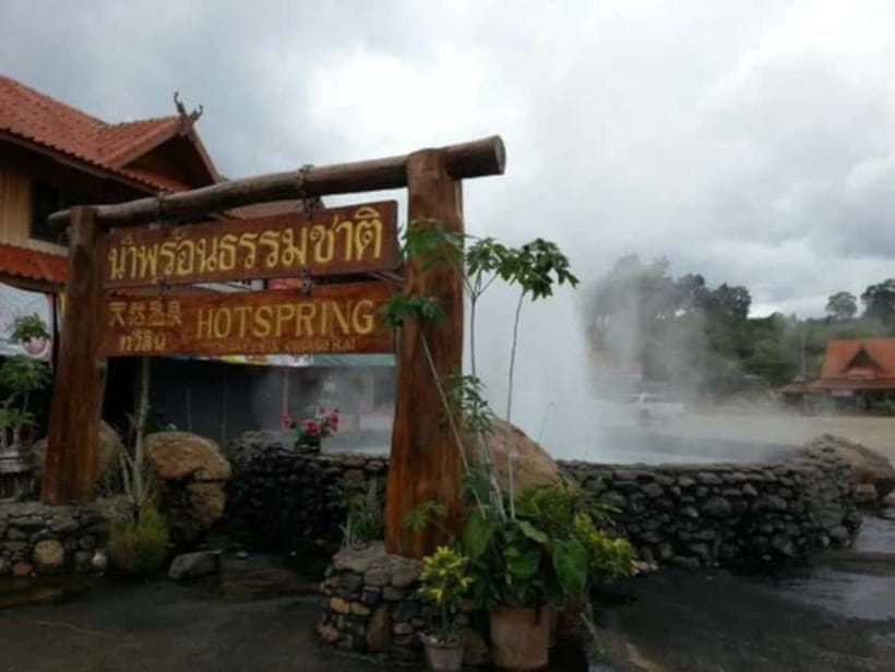 Chiang Mai to Chiang Rai: 3 Temples & Hot Springs & Pickup - Mae Khachan hot springs: useful stop, not a spa day